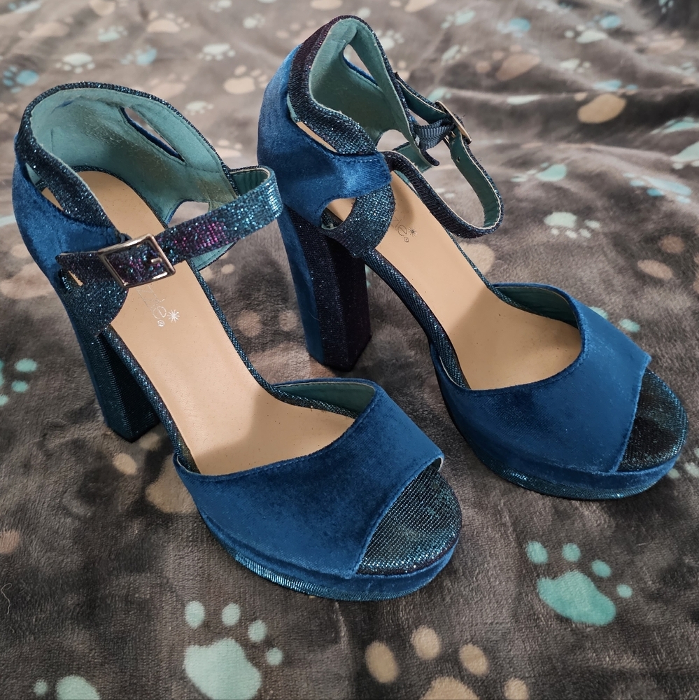 Shoedazzle heels